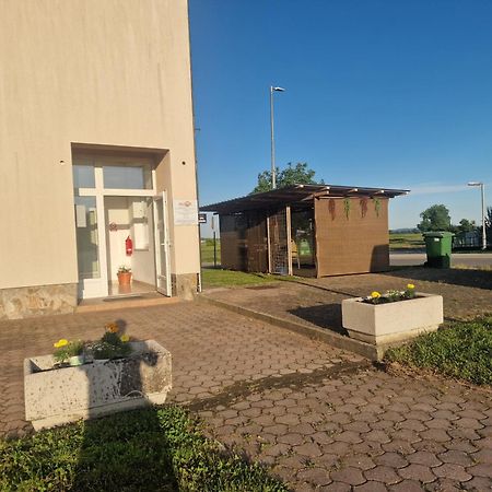 Apartment Ken Near Terme Paradiso Dobova Exterior foto